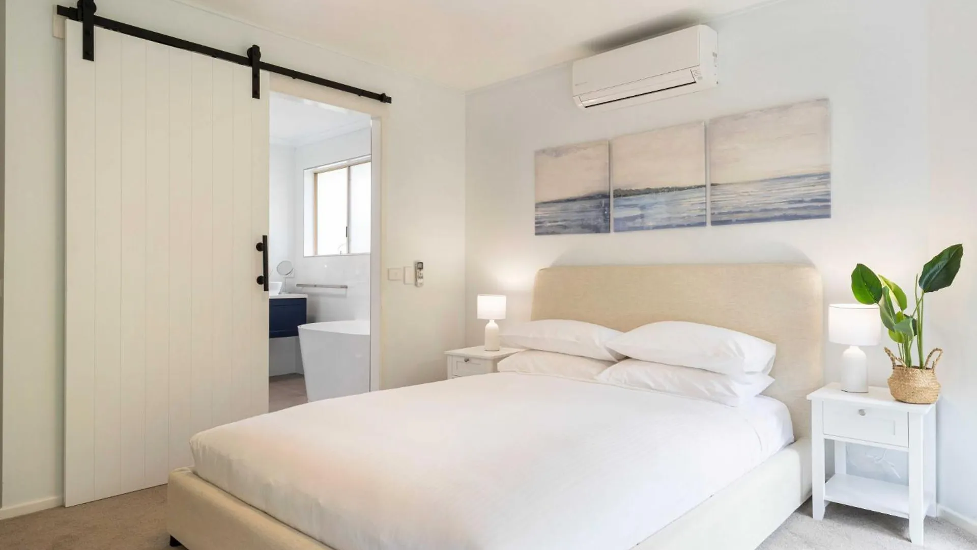 Holiday home Spacious 4-Bed House Metres From Beach Caloundra Australia